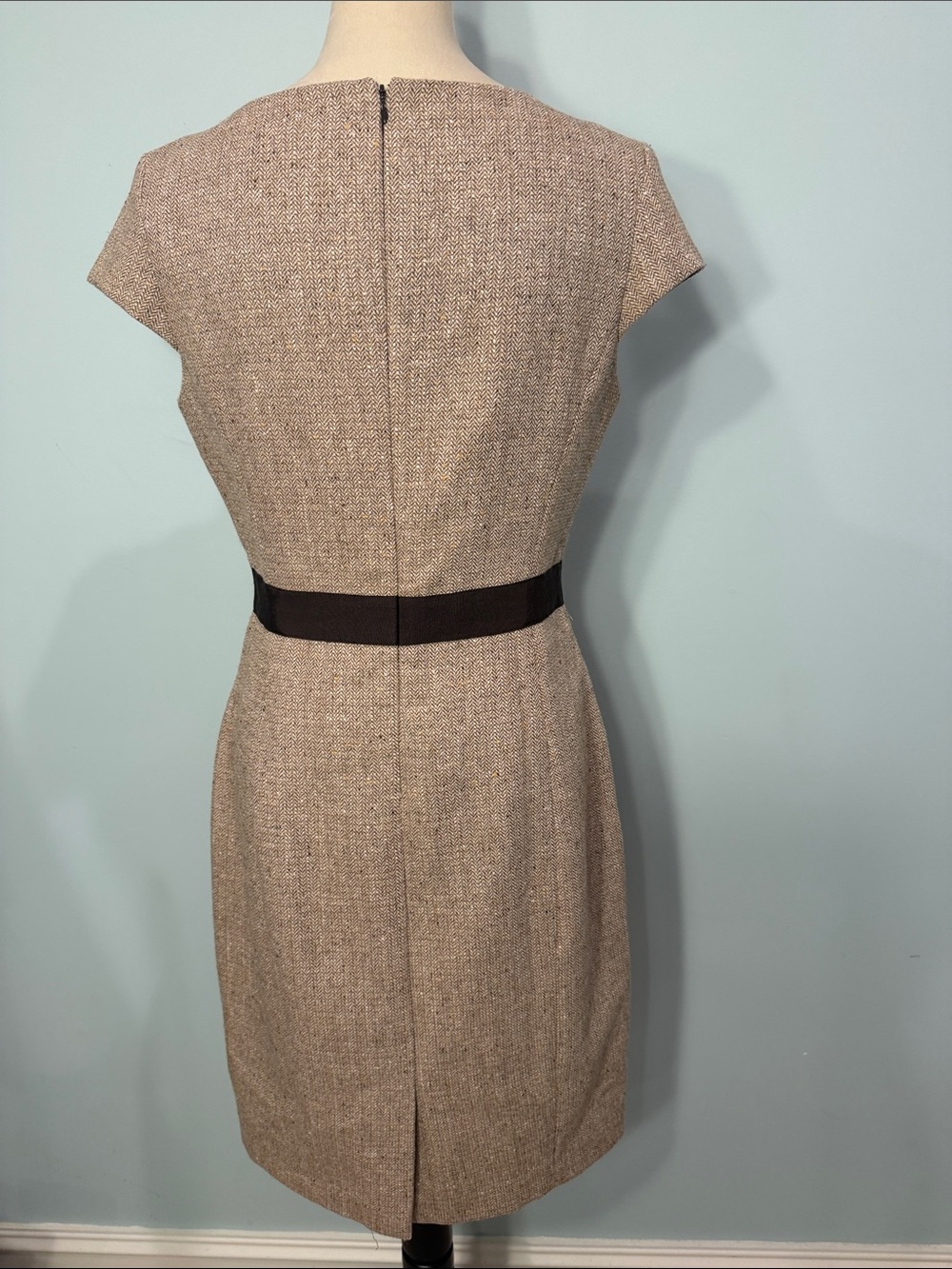 Banana Republic wool blend tweed Sheath Dress with brown ribbon Waist - Picture 6 of 9